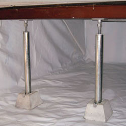 crawl space jack posts installed in an encapsulated crawl space in Blackfoot